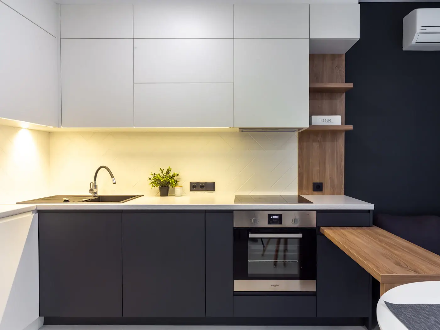 Fully equipped apartment kitchen — PLACEHOLDER image
